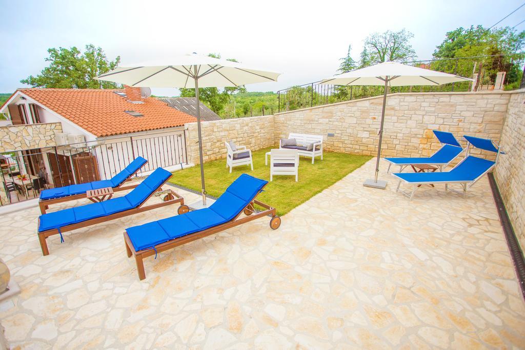 Villa Lara Karojba Rom bilde